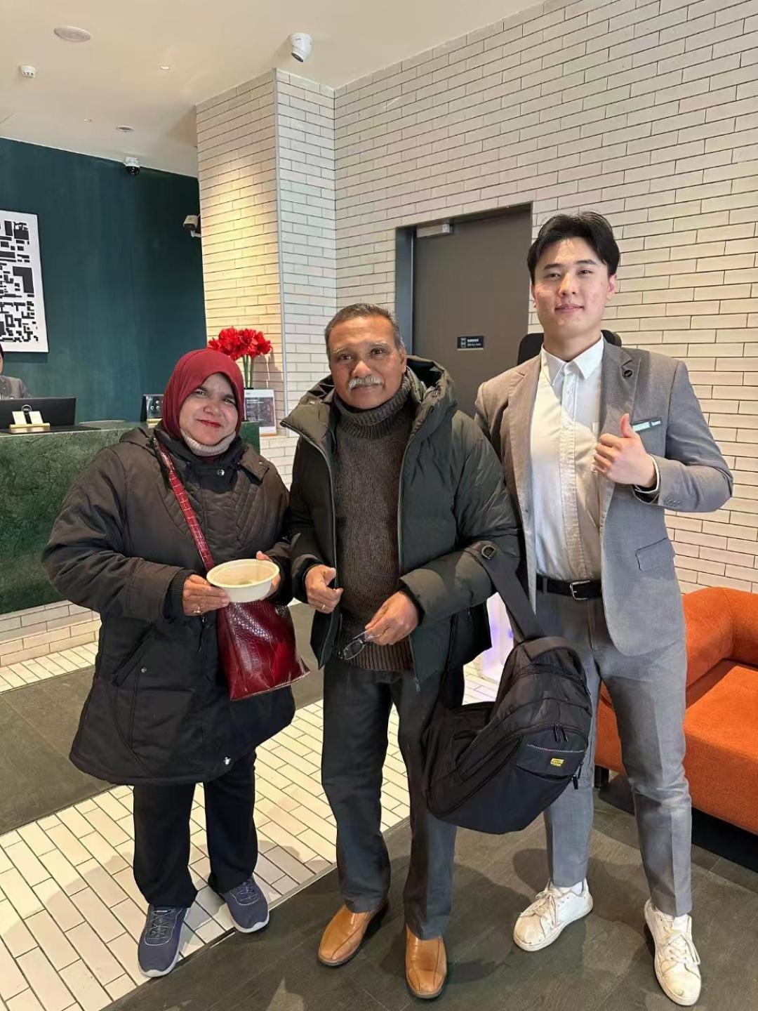 Base-Beijing Wangfujing Serviced Apartment- In Hutong &Bike Rental &Close To Forbidden City, Tian'Anmen Square &Subway Nearby &Free Coffee &Washing Machine,Kitchen &Restaurant Discount &English Speaking &High Speed Free Wifi Экстерьер фото Amina, Abdul and Kim